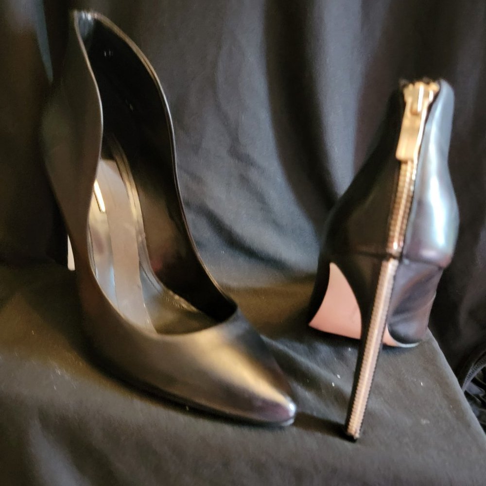 BCBGeneration Black Rear Zipper High Heel Shoes 3 inch - Gently Used